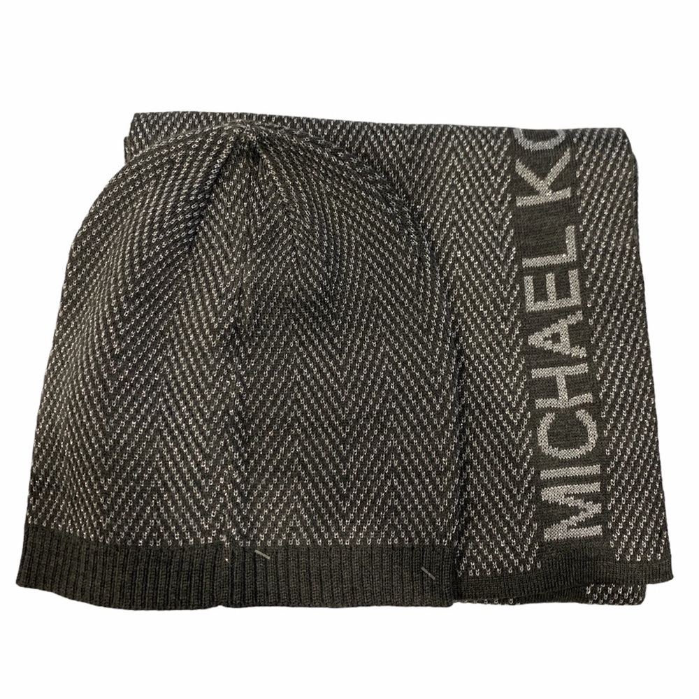 Michael Kors Scarf and Hat black